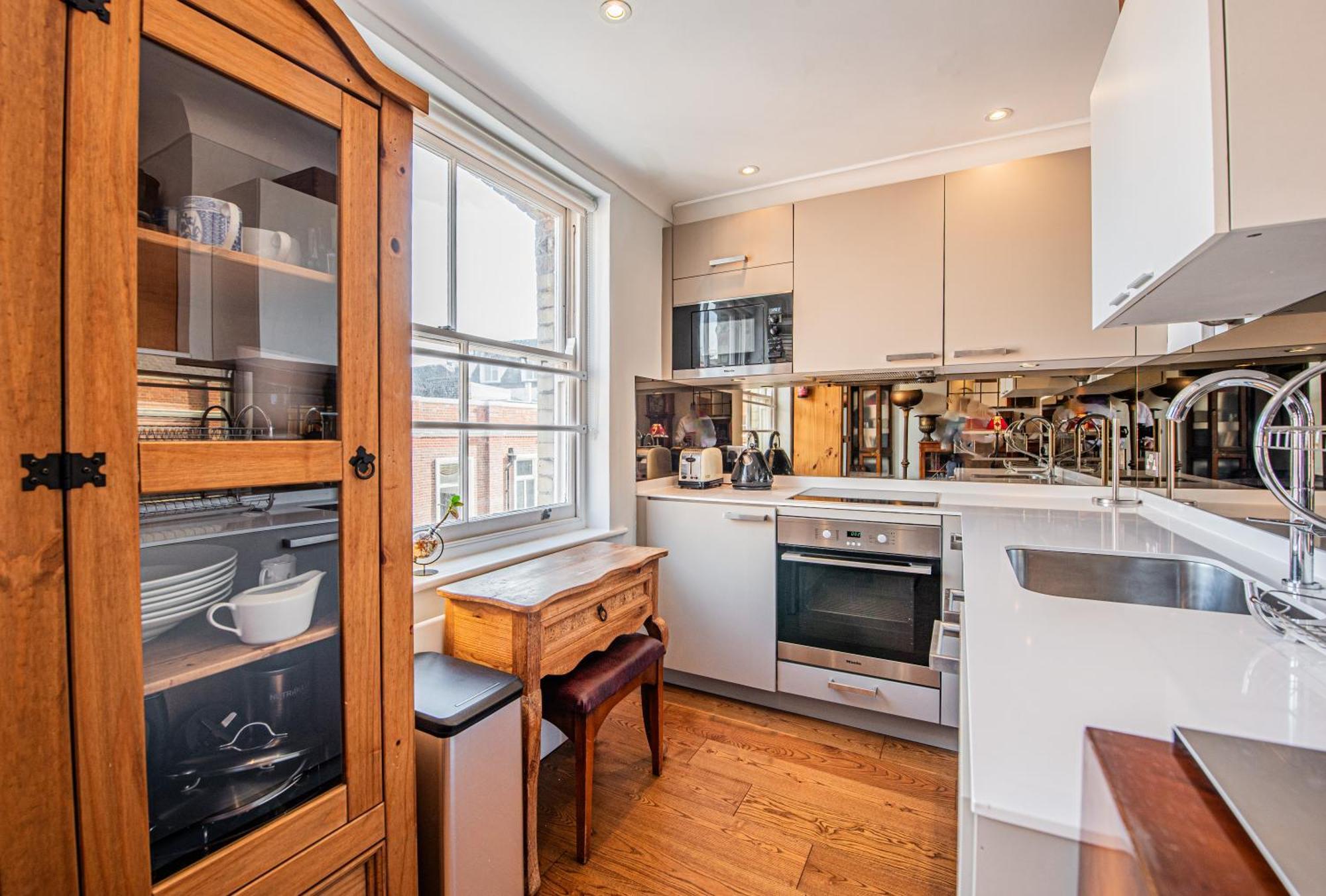 Stylish 1-Bed Flat In Soho - Prime Central ลอนดอน ภายนอก รูปภาพ